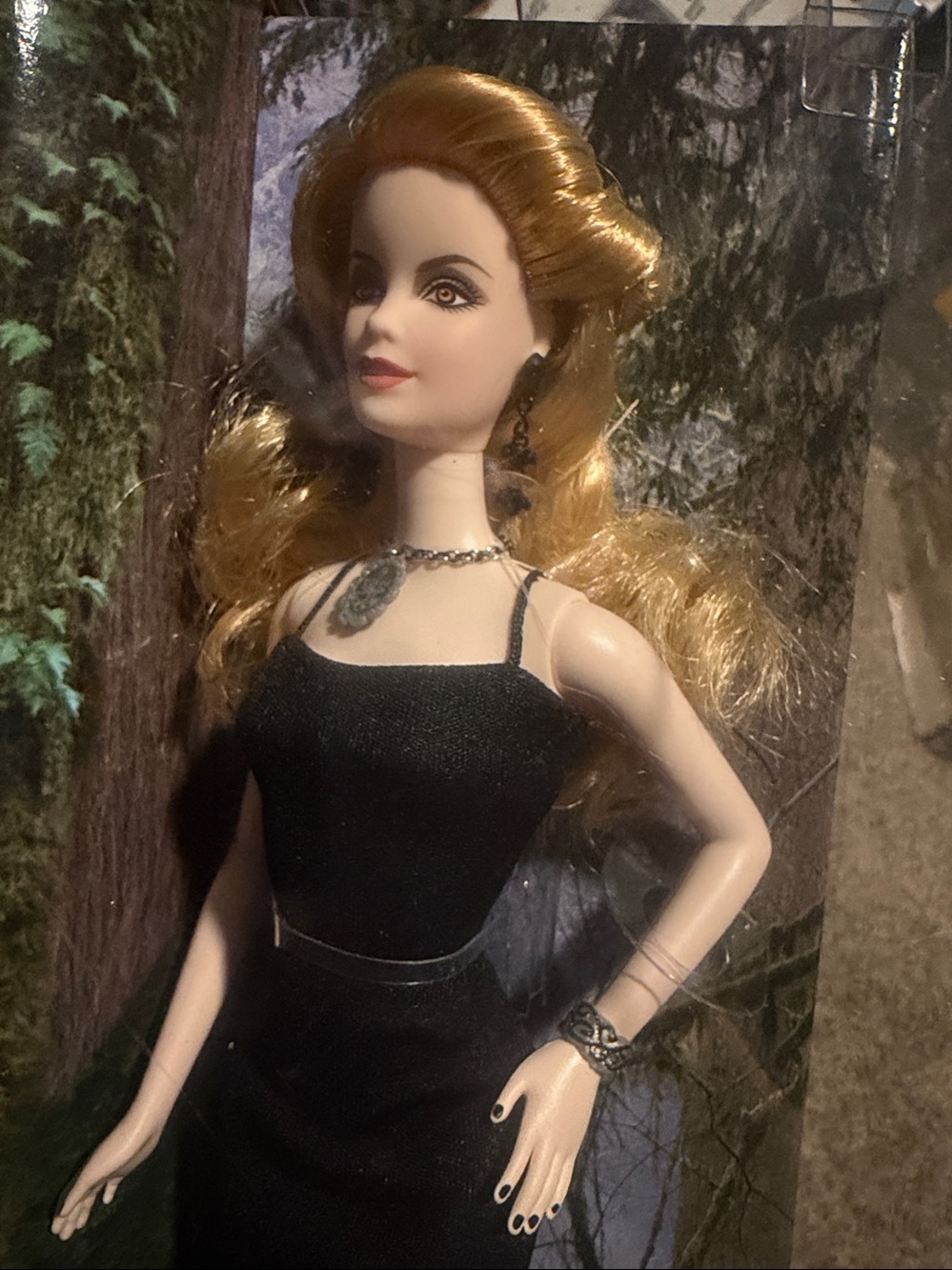 Twilight Saga Rosalie Collector Doll - Barbie Pink Label Collection - MINT! - Picture 5 of 12